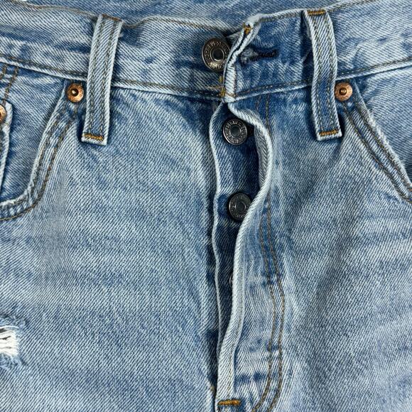 Levi’s 501 SZ W30 Jean Shorts Button-Fly Distressed Light Wash Frayed Hems Blue - Picture 4 of 10